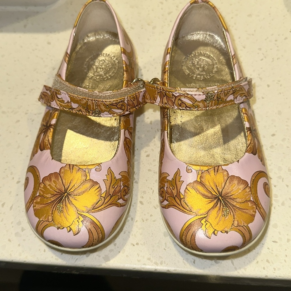 485.00 Versace young versace girls ballet flats Mary Jane shoes birthday shoe